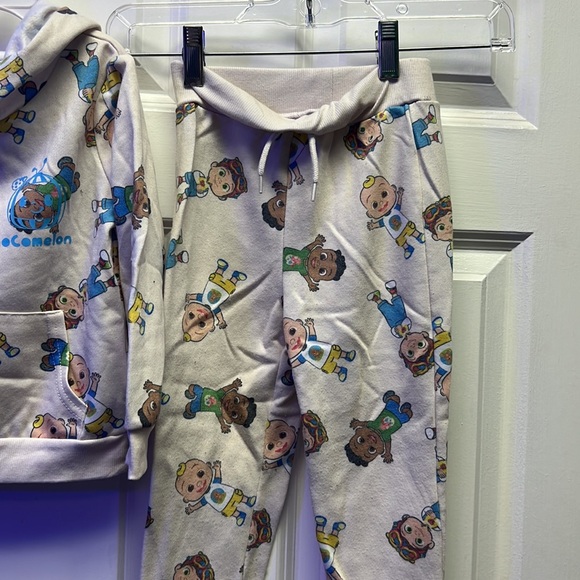 Cocomelon size 3 T set excellent condition - Picture 4 of 5